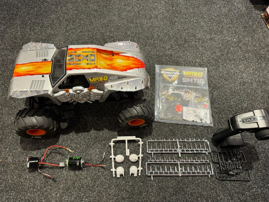 axial smt10 max d monster jam truck rtr in een goede staat (zeer uniek)!