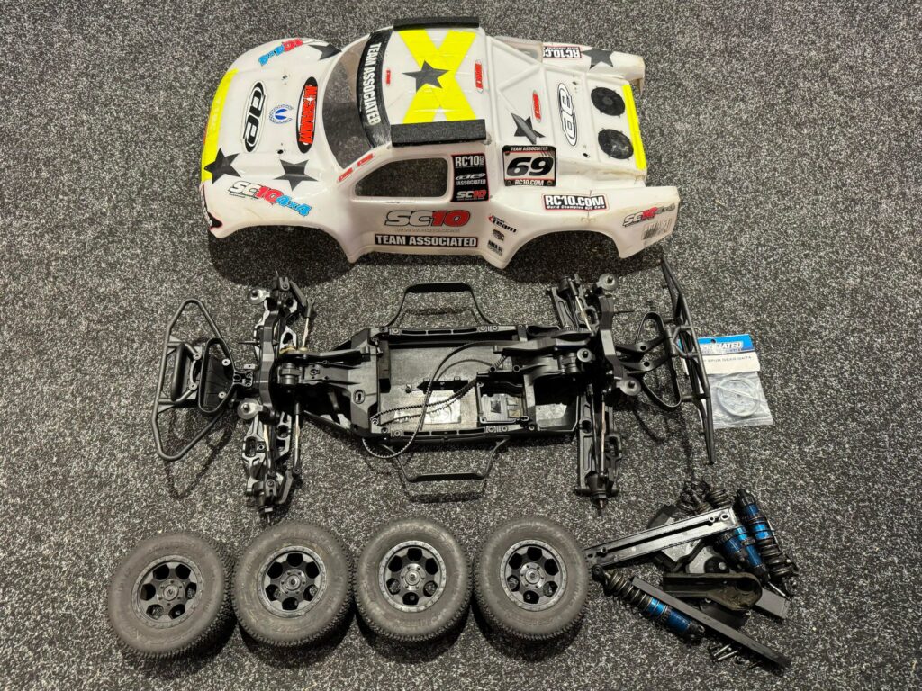 team associated sc10 short course truck chassis / donor (geen garantie)!