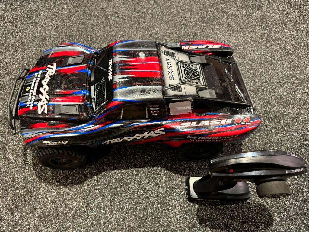 traxxas slash 4x4 bl2 s brushless 1/10 short course truck rood in een top staat met 1 jaar garantie!