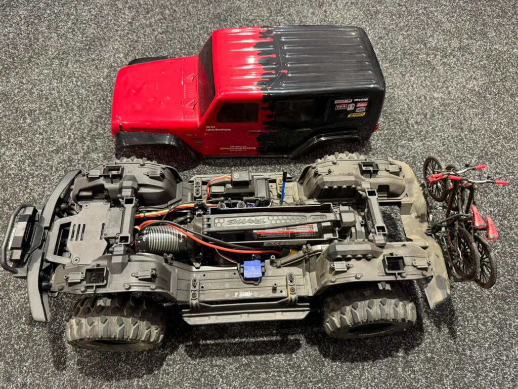 traxxas trx 4 2021 ford bronco crawler rtr met rubicon body + hobbywing axe 1800kv motor set in een prima staat!