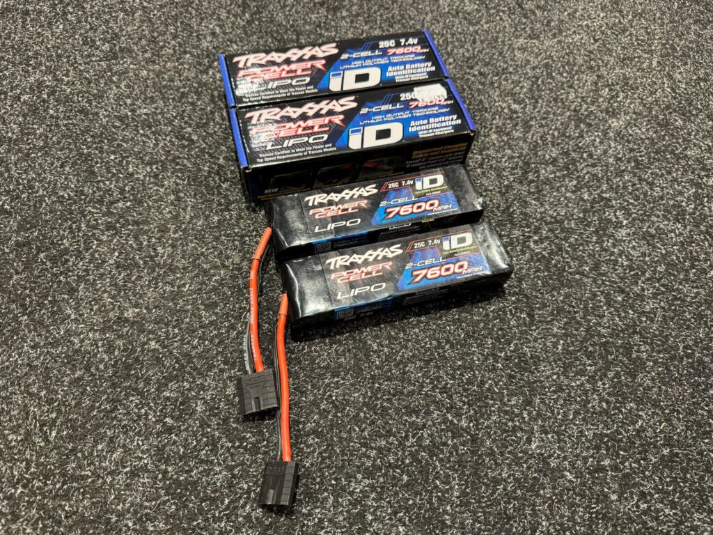 2x traxxas power cell lipo 7600mah 7.4v 2s 25c id trx2869x (gebruikt maar in orde)!