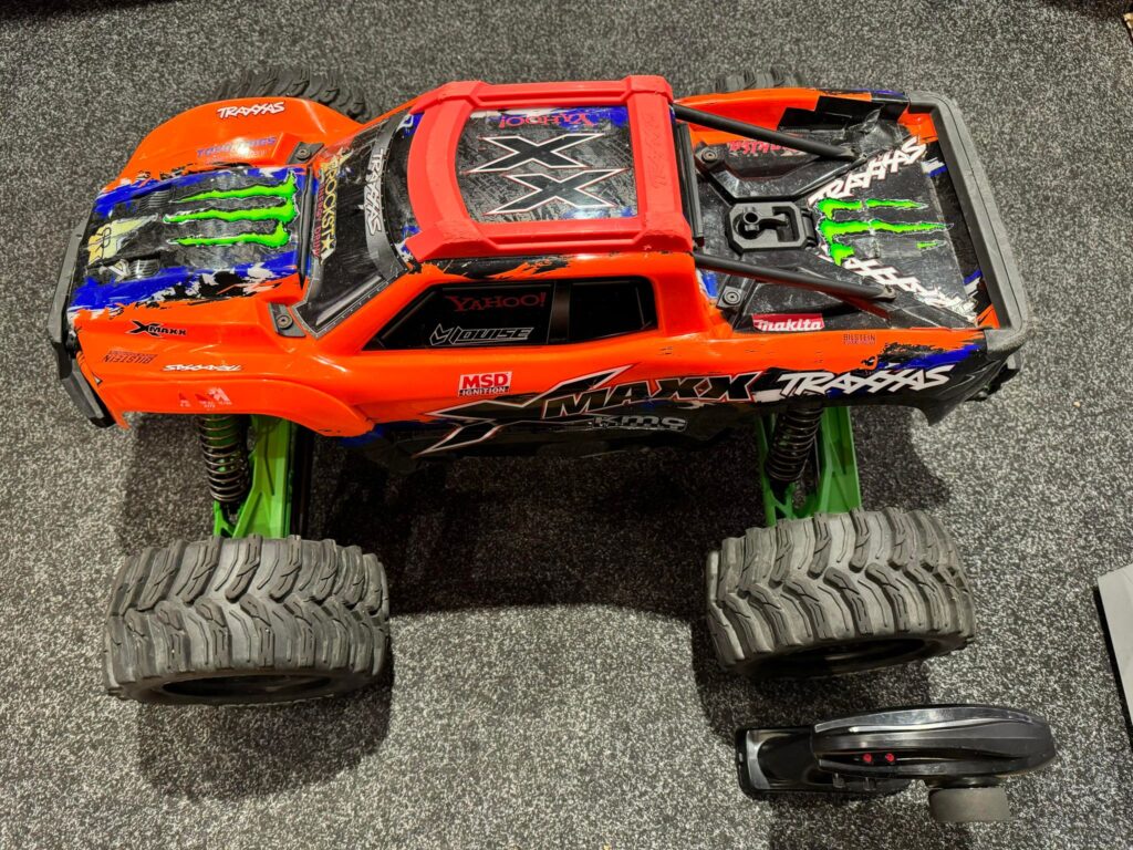 traxxas x maxx 8s brushless monster truck rtr + traxxas widekitt + traxxas led set + louise banden (gebruikt maar in orde)!