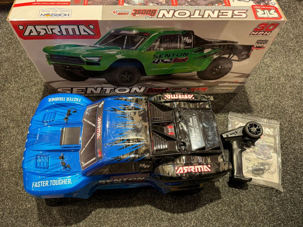 arrma 1/10 senton 4x2 boost mega 550 brushed short course truck rtr in een zeer nette nieuwstaat!