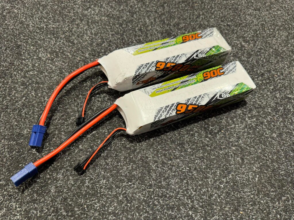 2x cnhl 4s 6200mah lipo batterijen met ec5 stekker in een goede staat!