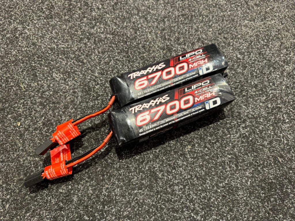 2x traxxas power cell lipo 6700 mah 14.8v 4s 25c lipo accu trx2890x (gebruikt maar in orde)!