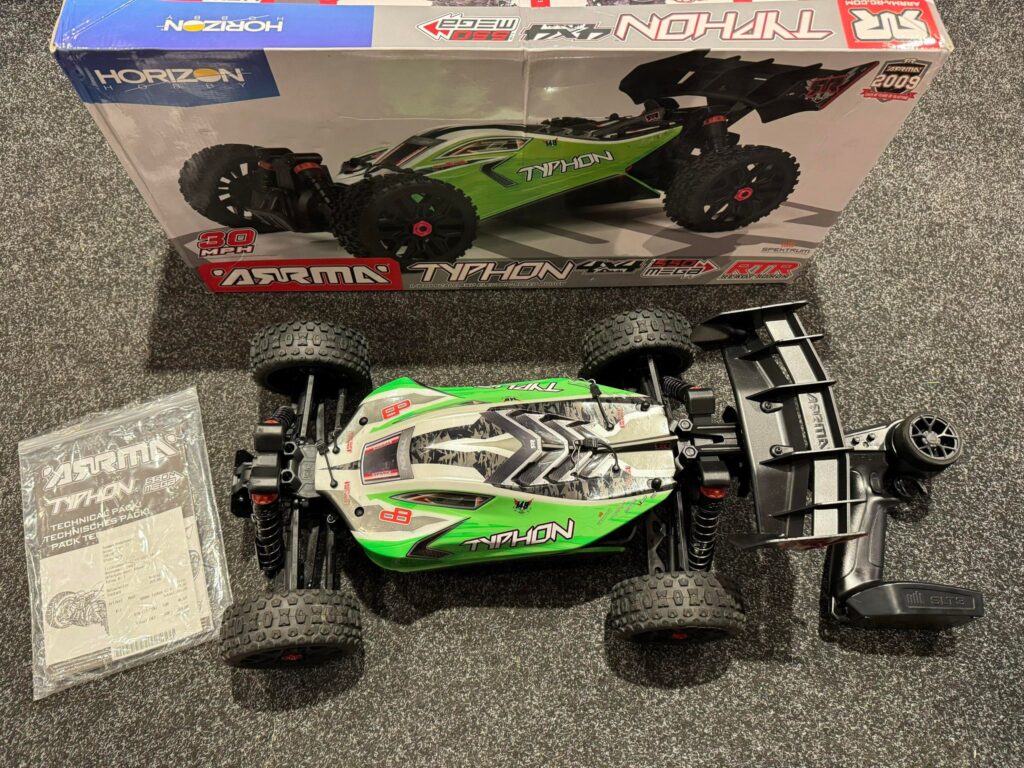 arrma typhon 4×4 v3 1/8 mega 550 brushed speed buggy 4wd rtr