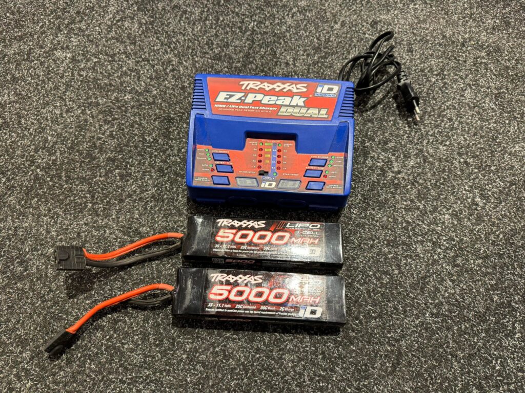 traxxas combo pack 2x 2872x 11.1v lipo & 1x 2972g duo charger trx2990g gebruikt maar in orde!