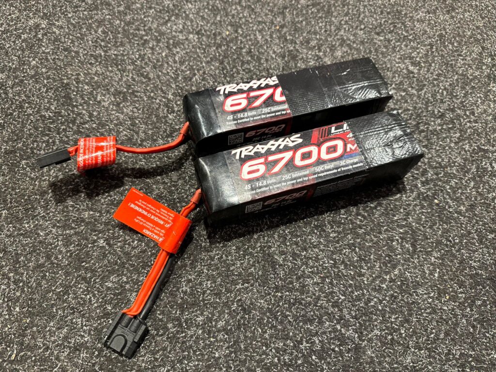 2x traxxas power cell lipo 6700 mah 14.8v 4s 25c lipo accu trx2890x (gebruikt maar in orde)!