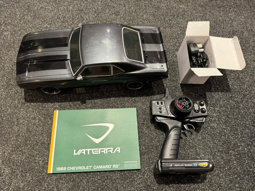 vattera onroad brushed 4wd rc auto met zender in een nette staat!