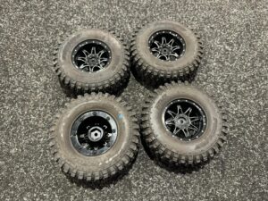 4x proline hyrax 1.9" banden met 4x aluminium velgen voor 1/10 crawlers!