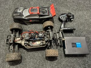 traxxas rustler 4x4 vxl brushless electro truggy rtr met hobbywing motor en regelaar en 4 stalen assen (alles werk maar heeft flink wat aandacht nodig / geen garantie?!