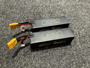 2x gens ace bashing series 6800mah 14.8v 120c 4s1p lipo batterij met xt90 stekker in een prima staat!