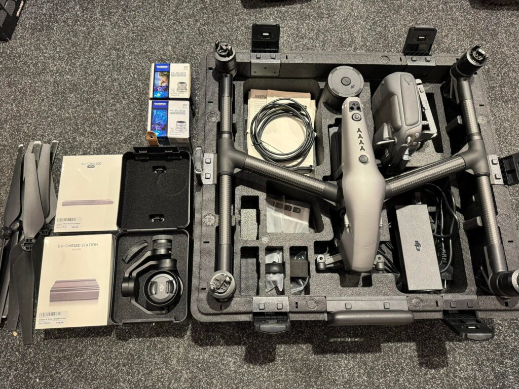 dji inspire 2 met 2 batterijen + dji zenmuse x5 + dji cinessd station en dji cinessd 480g + olympus lenzen + set dji lenzen in een zeer nette staat!