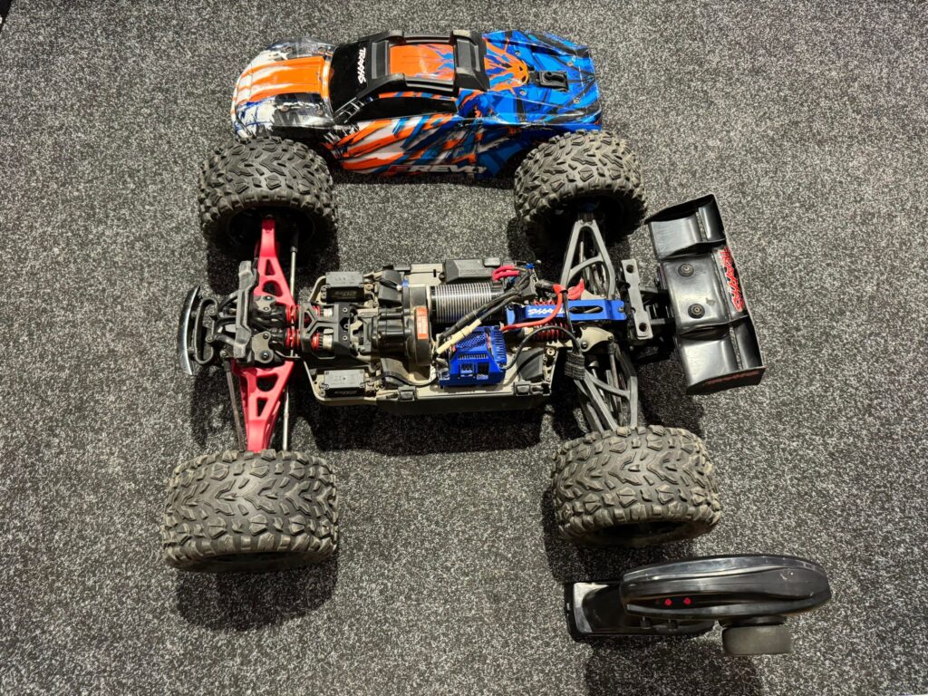 traxxas e revo 2 brushless monster truck rtr tsm 2.4ghz (gebruikt / geen garantie / leuk voor de hobbyist)!