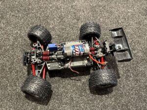 showroom opruiming (helemaal nieuw) – traxxas e revo 1/16 chassis!