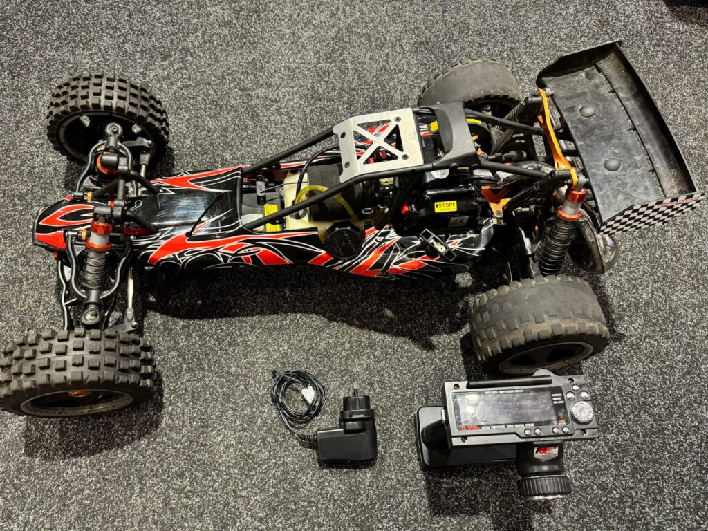 rovan 2 takt brandstof rc auto (leuk voor de hobbyist / geen garantie / heeft een tijdje stil gestaan)!