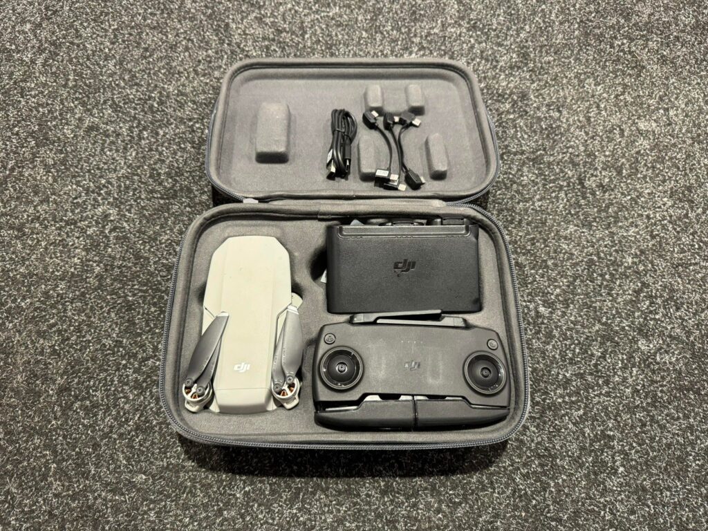 dji mini 1 compleet met 2e dji accu en koffer met zender (gebruikt maar in orde)!