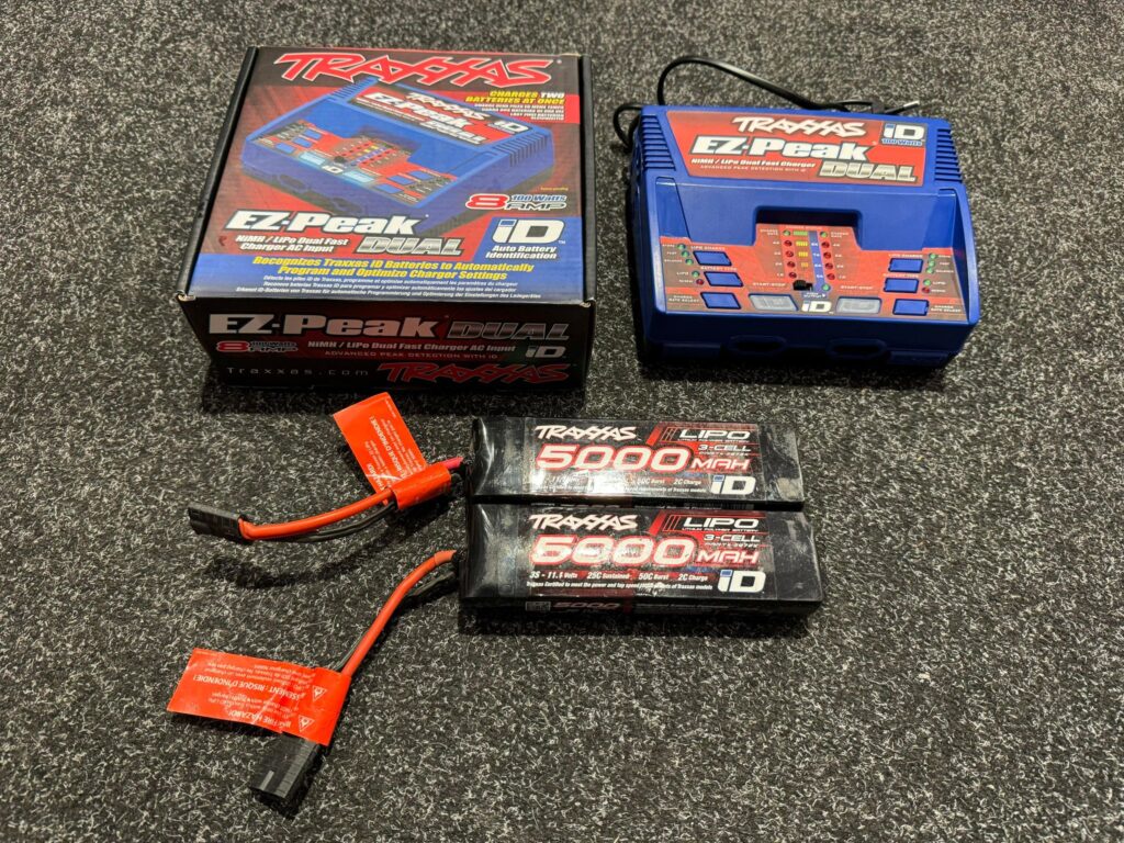 traxxas combo pack 2x 2872x 11.1v lipo & 1x 2972g duo charger trx2990g (gebruikt maar in orde)!