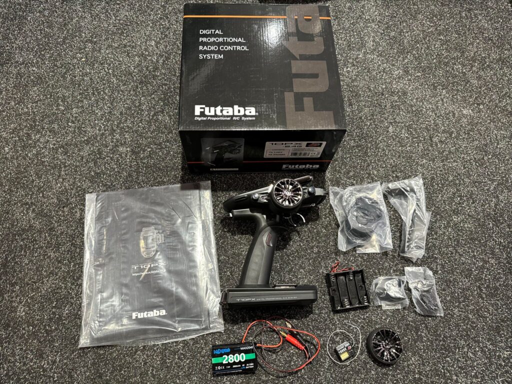 futaba t10px zender met futaba r404sbs ontvanger + lipo accu tx 7.4v 2800mah in een top staat!