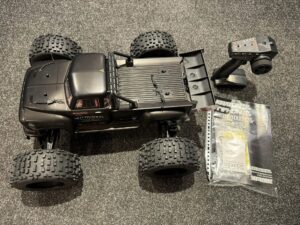 arrma 1/8 notorious 6s blx v5 4wd stunt truck spektrum firma rtr + dusty cover + coolingfan echt als nieuw met 1 jaar garantie!