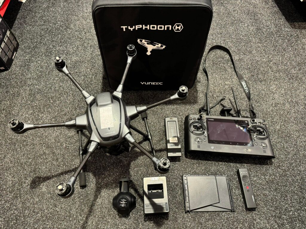 yuneec typhoon h compleet geleverd (leuk voor de hobbyist / geen garantie / werking onbekend)!