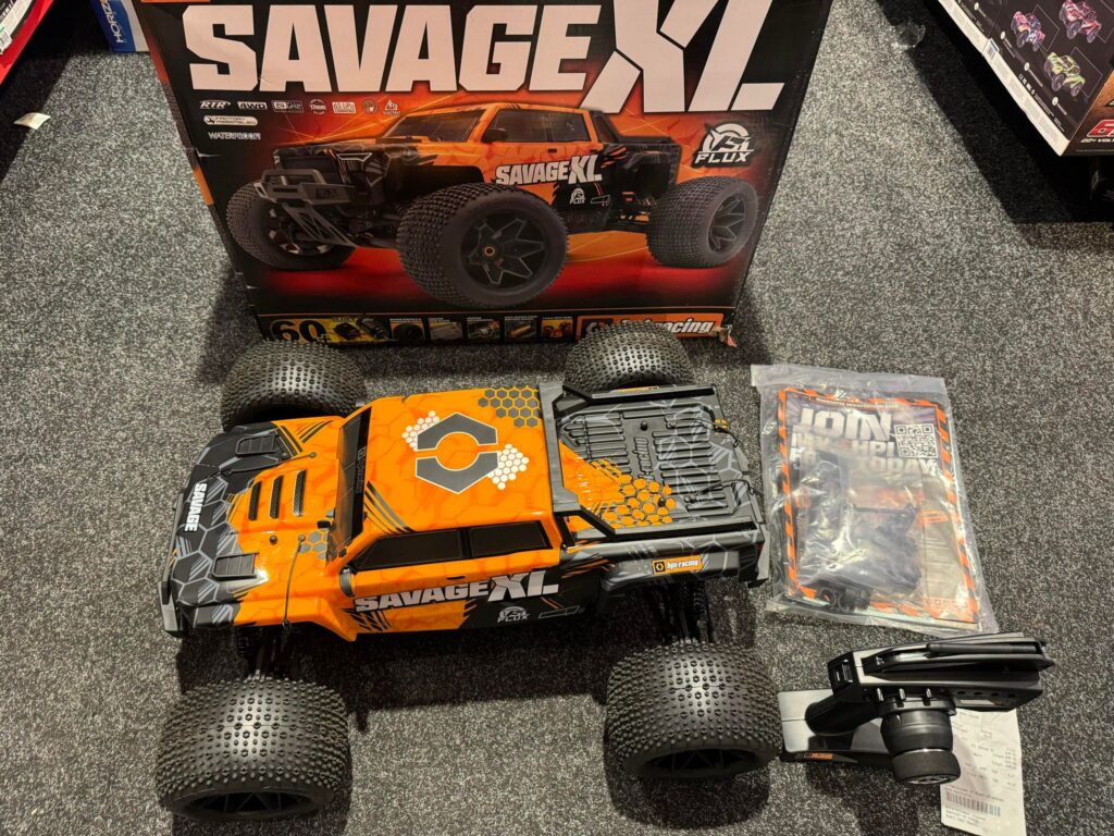 hpi savage xl flux v2 1/8 4wd brushless monster truck (15 minuten jong echt als nieuw)!