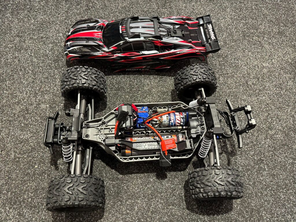 showroom opruiming (helemaal nieuw) – traxxas rustler 4x4 brushed compleet met body en accu zonder zender!