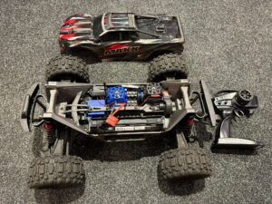 traxxas wide maxx v2 1/10 4s brushless monster truck tsm rtr in de kleur rood met zwart (gebruikt)!