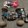 team associated rc8t 4wd wedstrijd truggy + hobbywing 150a regelaar + brushless motor + metalen tandwielen servo + 2e body + veel extra onderdelen