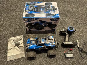 maverick atom 1/18 4wd electric monster truck blauw (gebruikt)!