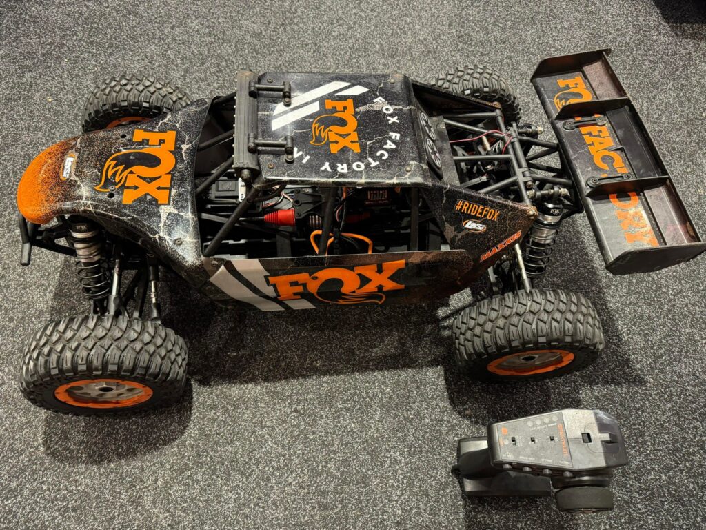 team losi 1/5 dbxl e 2.0 4wd brushless desert buggy fox body rtr smart (spektrum dx3)