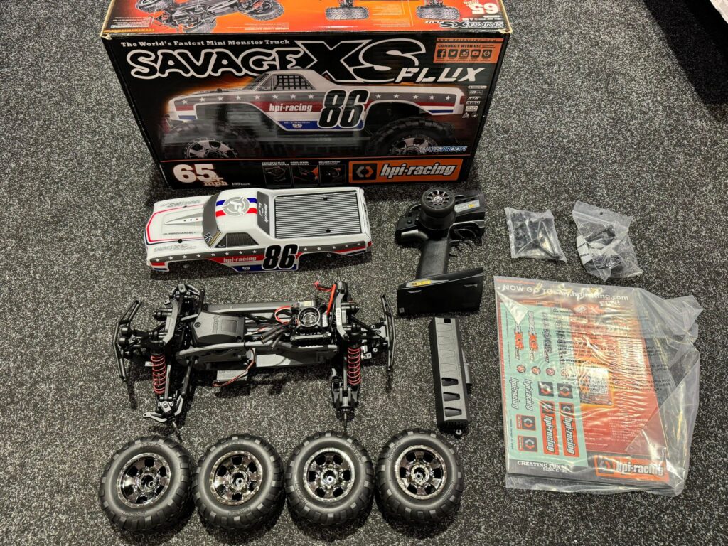 showroom opruiming (helemaal nieuw) – hpi savage xs flux chassis met regelaar + servo + zender (donor / niet compleet)!