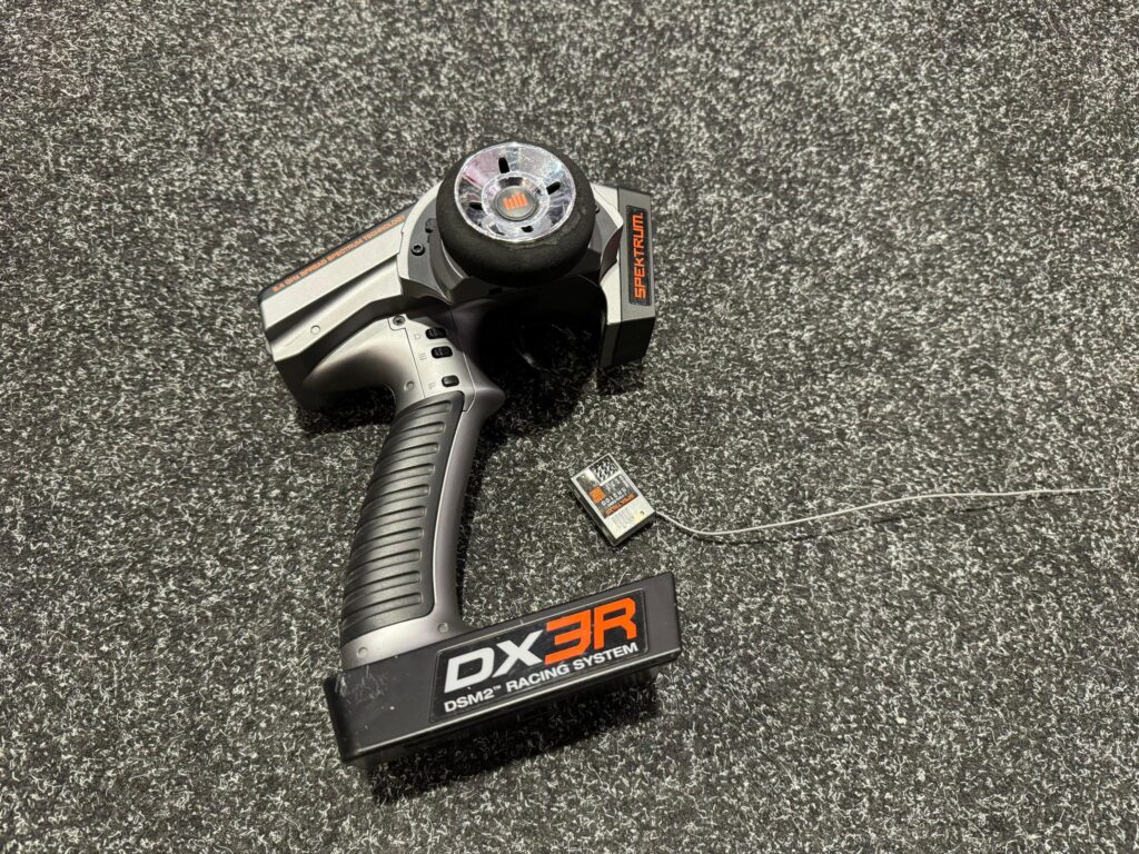 spektrum dx3r zender met spektrum sr3100 ontvanger in een prima staat!