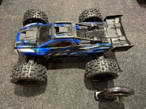 traxxas xrt 1/5 8s brushless truggy tsm rtr met louise banden in een nette staat met 1 jaar garantie!