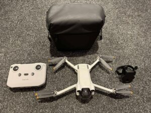 dji mini 3 pro met zender en dji tas (schade / vocht / geen garantie)!