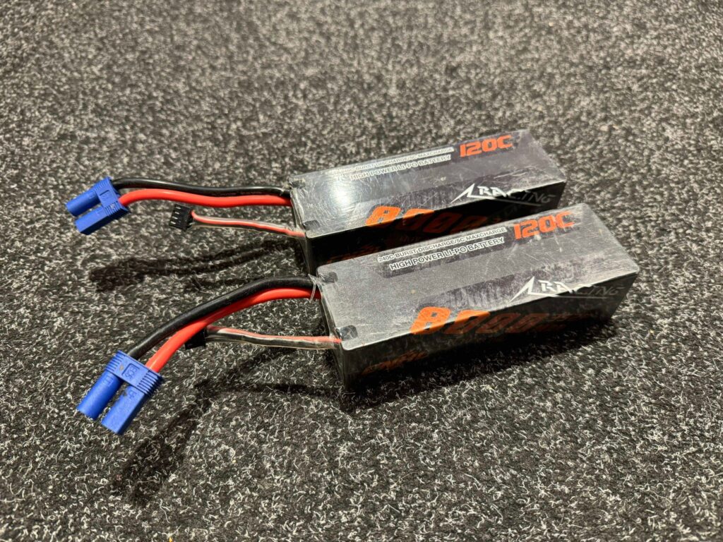 2x cnhl 8000mah 3s 120c lipo batterijen met ec 5 stekker!