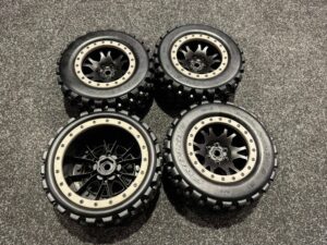 4x proline badlands 1/5 mx43 banden met velgen in een top staat!