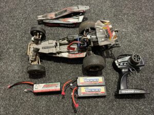 traxxas bandit 2wd vxl brushless en 3x 5000mah 2s/3s lipo batterijen (gebruikt heeft wat liefde nodig)!