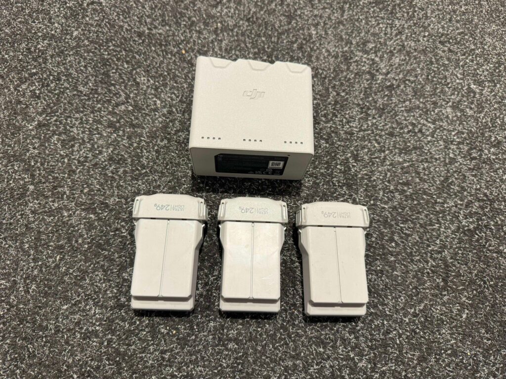 3x dji mini 3 / dji mini 3 pro batterijen met dji docking in een top staat met garantie!