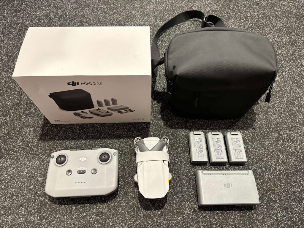 dji mini 2 se fly more combo echt in een nieuwstaat (paar weekjes jong)!