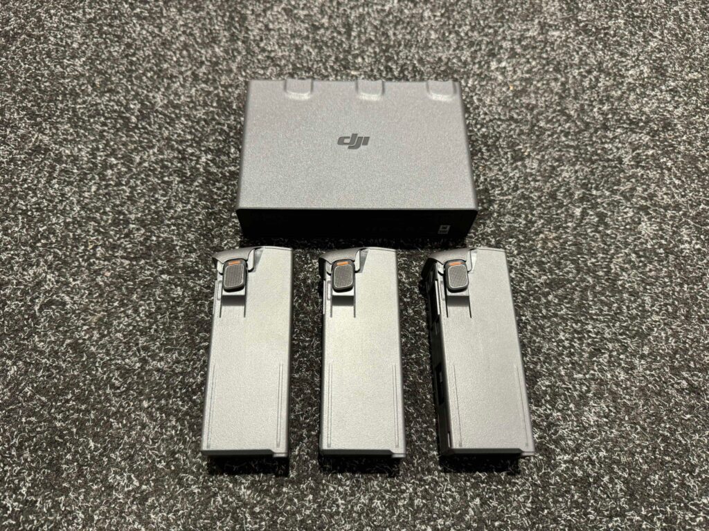 3x dji avata 2 intelligent flight battery + 1x dji avata 2 two way charging hub echt als nieuw!