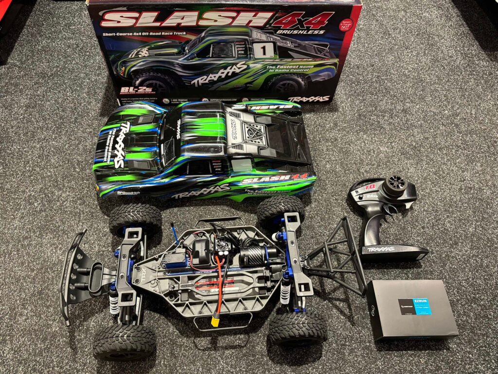 traxxas slash 4x4 (hobbywing max 10 3s brushless 1/10 short course truck echt in een nieuwstaat!