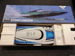 pro boat sonicwake 36 self righting brushless deep v rtr (gebruikt)!