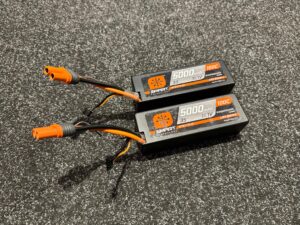 2x spektrum 5000mah 3s 100c lipo batterijen met ic5 / ec5 stekker in een nette staat!