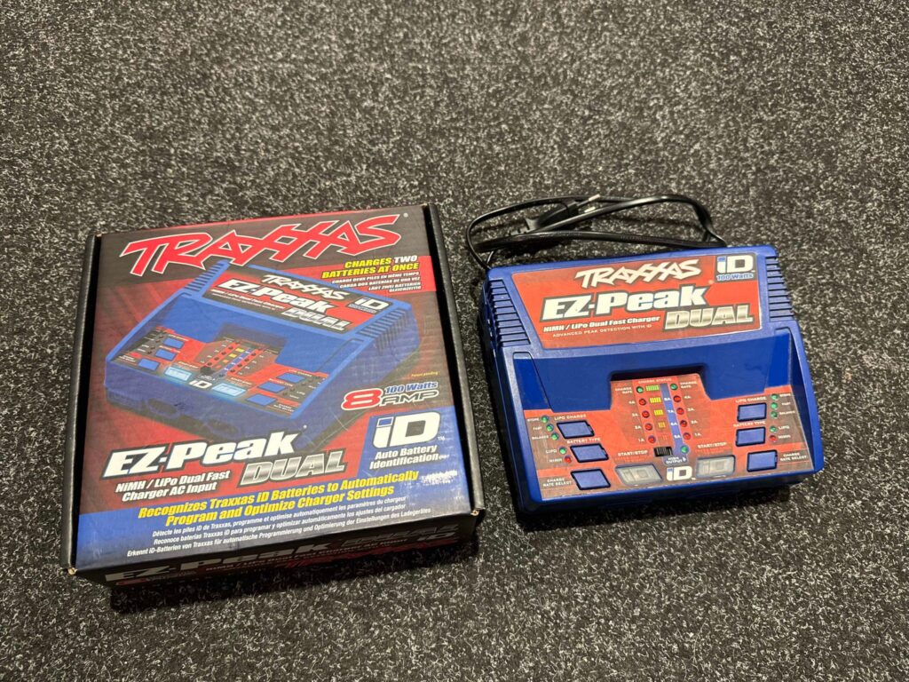 traxxas ez peak dual lipo lader in een top staat!