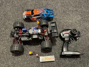 traxxas e revo 1/16 brushed monster truck rtr met lipo batterij in een nette staat!