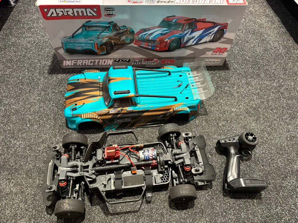 arrma infraction 1/8 4x4 mega street bash resto mod truck rtr