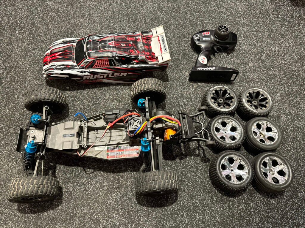 traxxas rustler 2wd brushless electro truggy met aluminium dempers rtr met extra banden set!