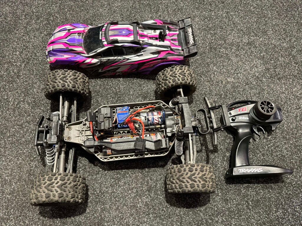 traxxas rustler 4x4 brushed electro truggy rtr (heeft wat aandacht nodig / leuk voor de hobbyist / geen garantie)!