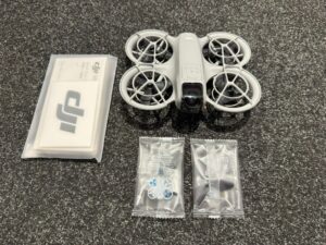 dji neo (zonder batterij) helemaal nieuw met handleiding en extra propellers!